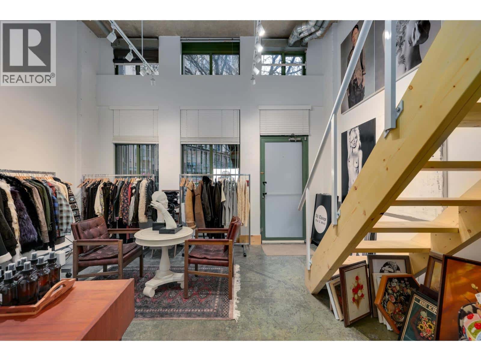 160 1 E CORDOVA STREET — Vancouver, British Columbia - Photo 2 of 20