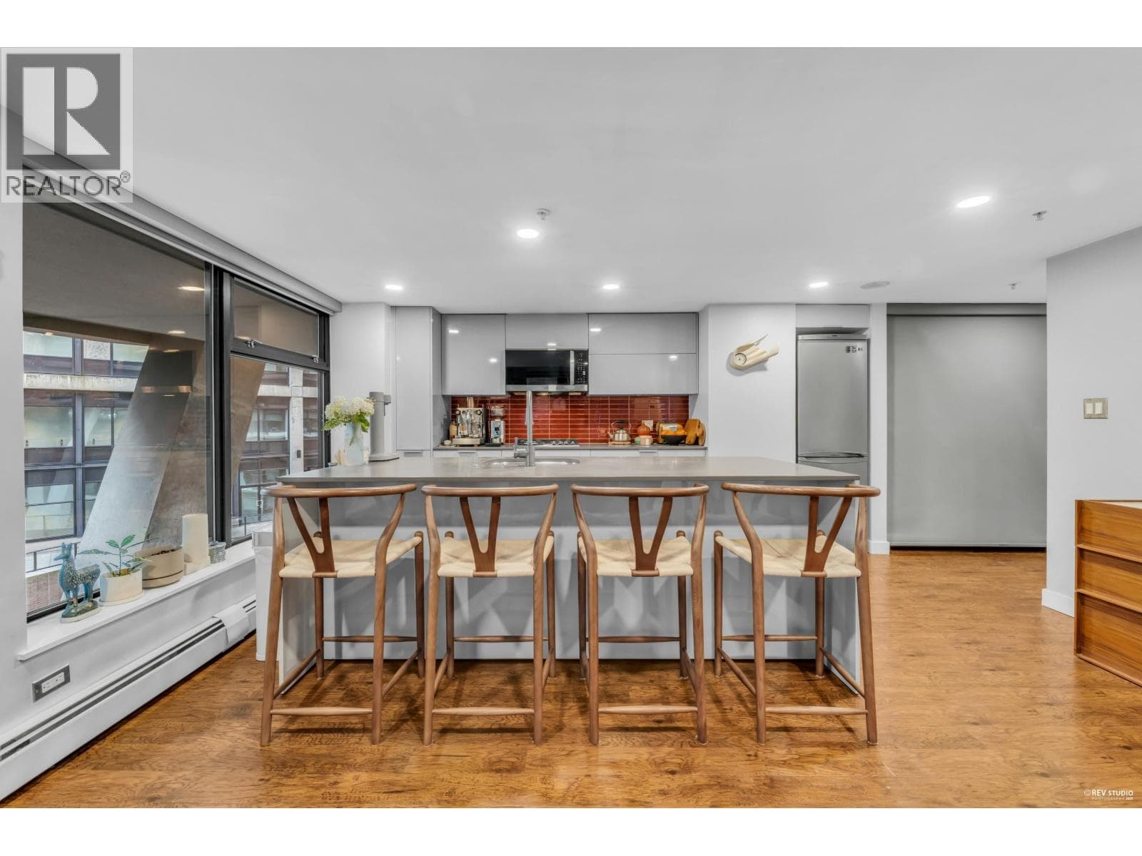605 128 W CORDOVA STREET — Vancouver, British Columbia - Main photo