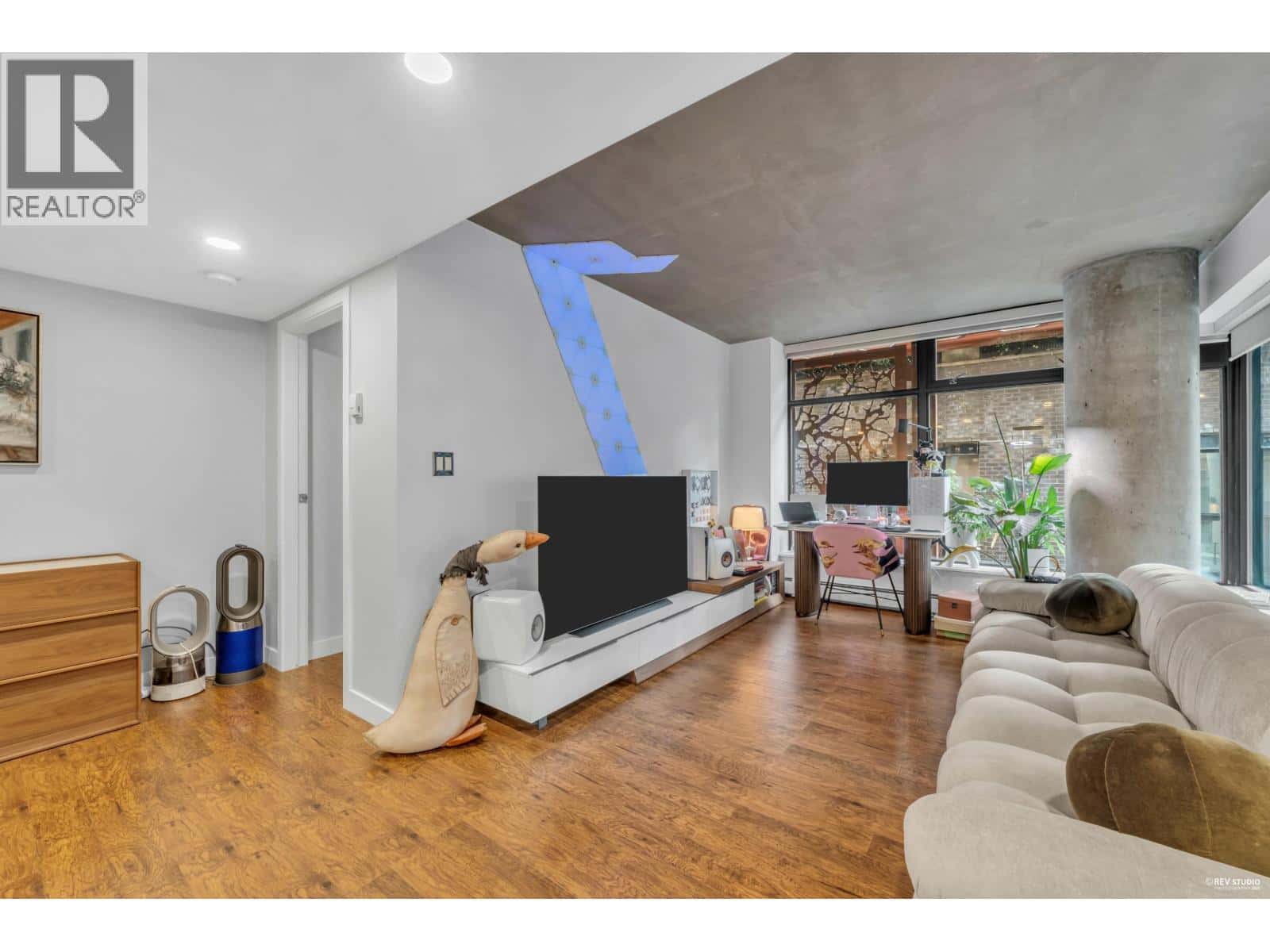 605 128 W CORDOVA STREET — Vancouver, British Columbia - Photo 4 of 18