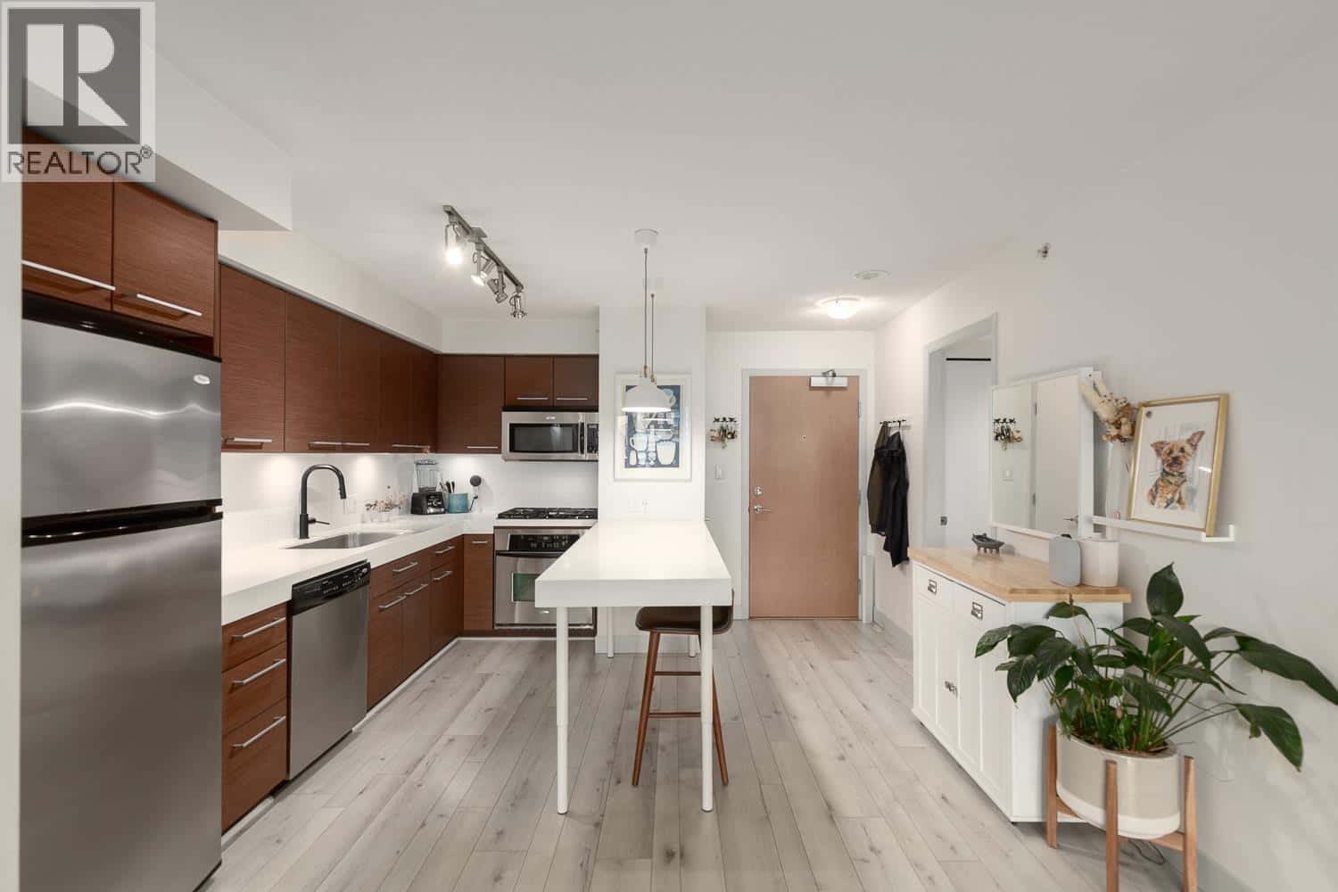 903 2770 SOPHIA STREET — Vancouver, British Columbia - Photo 2 of 24