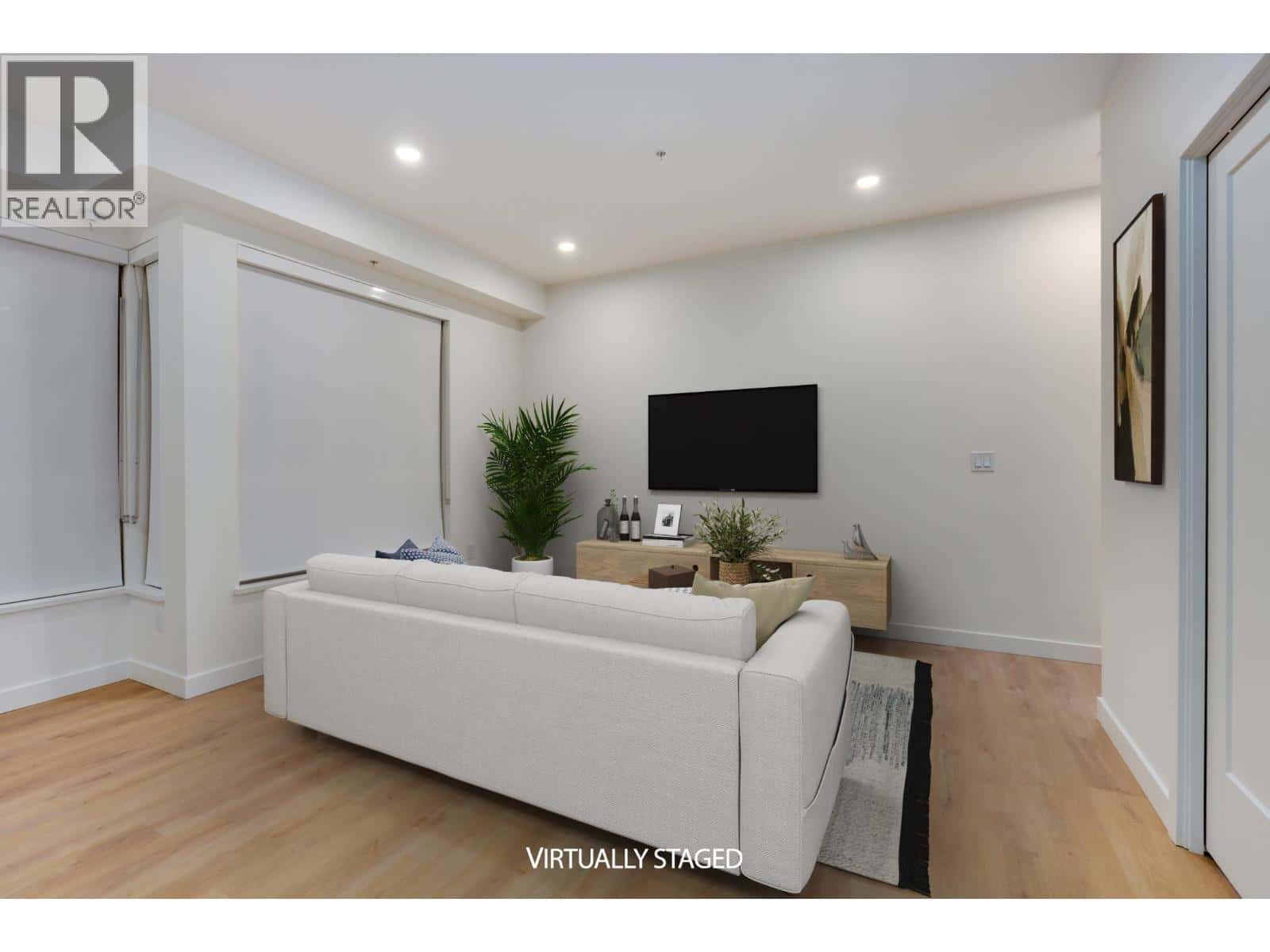 113 390 GUILBY STREET — Coquitlam, British Columbia - Photo 5 of 34