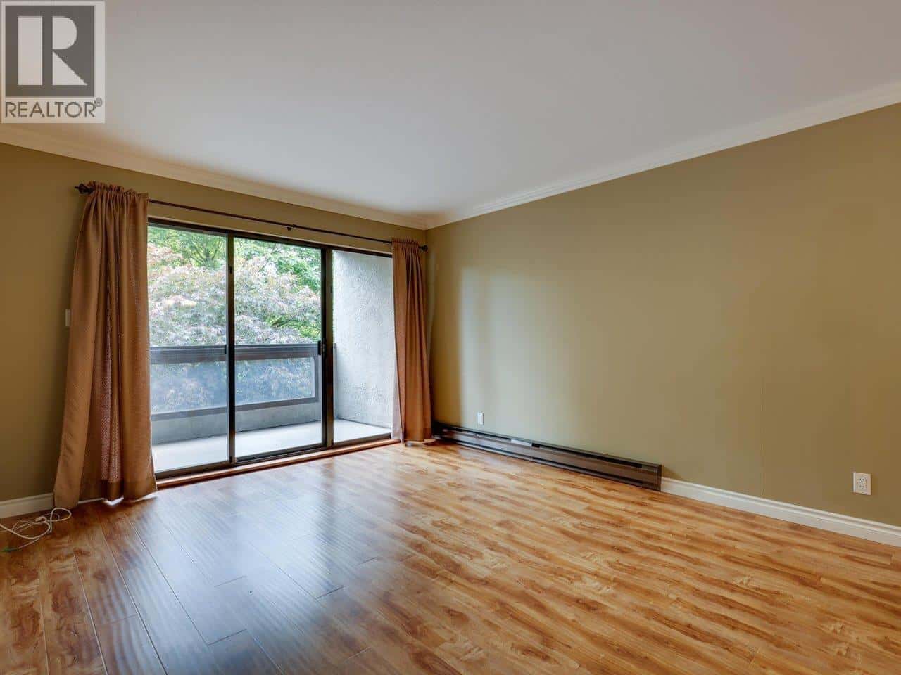 306 975 W 13TH AVENUE — Vancouver, British Columbia - Photo 3 of 28