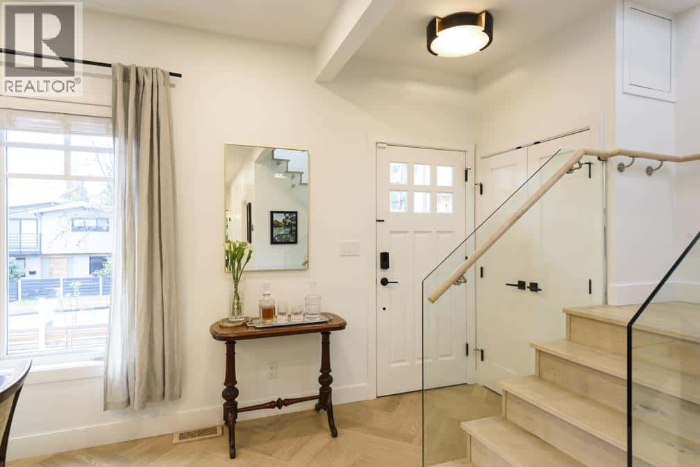 161 E 26TH AVENUE — Vancouver, British Columbia - Photo 2 of 40