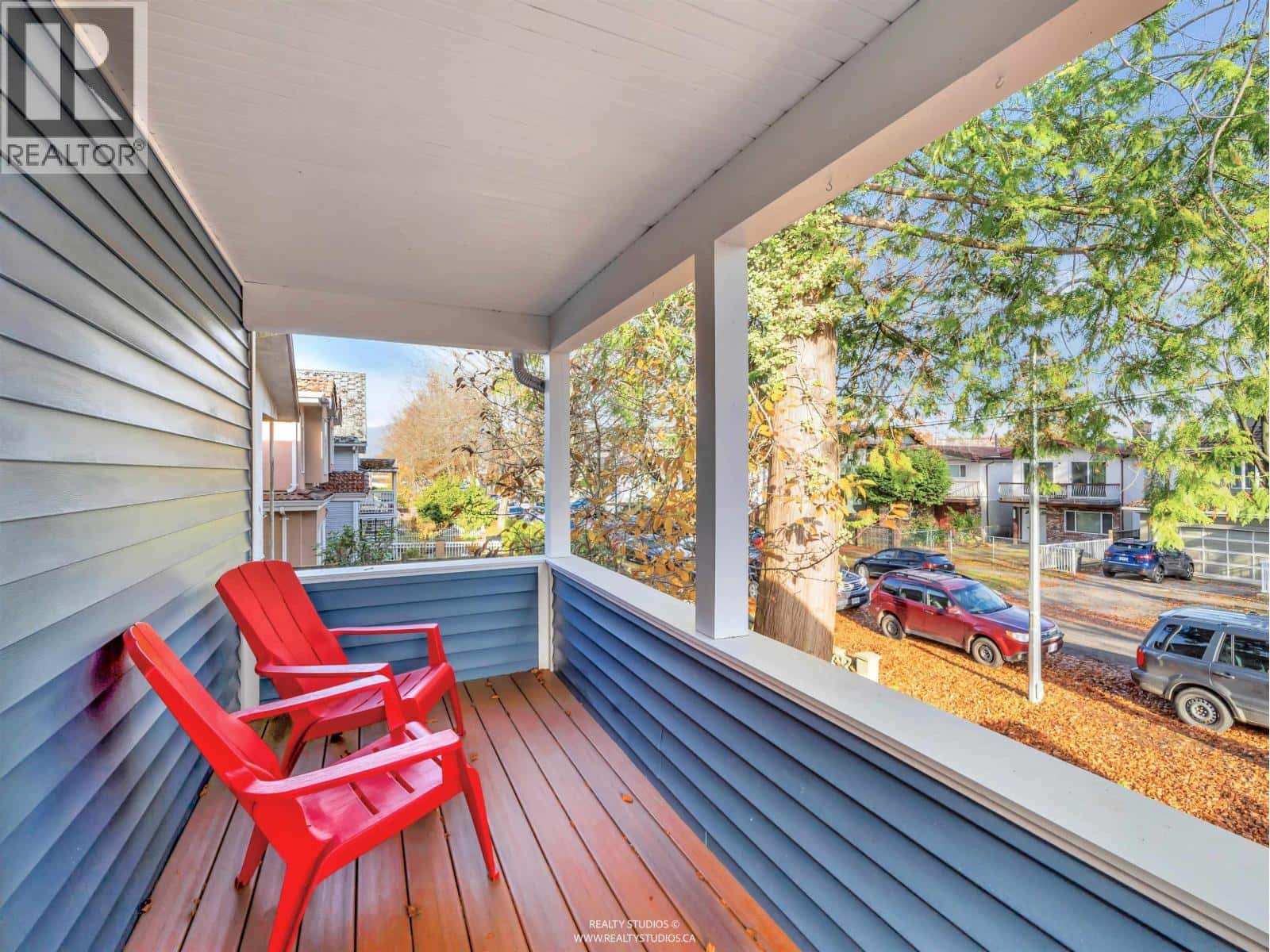 4379 WELWYN STREET — Vancouver, British Columbia - Photo 2 of 35