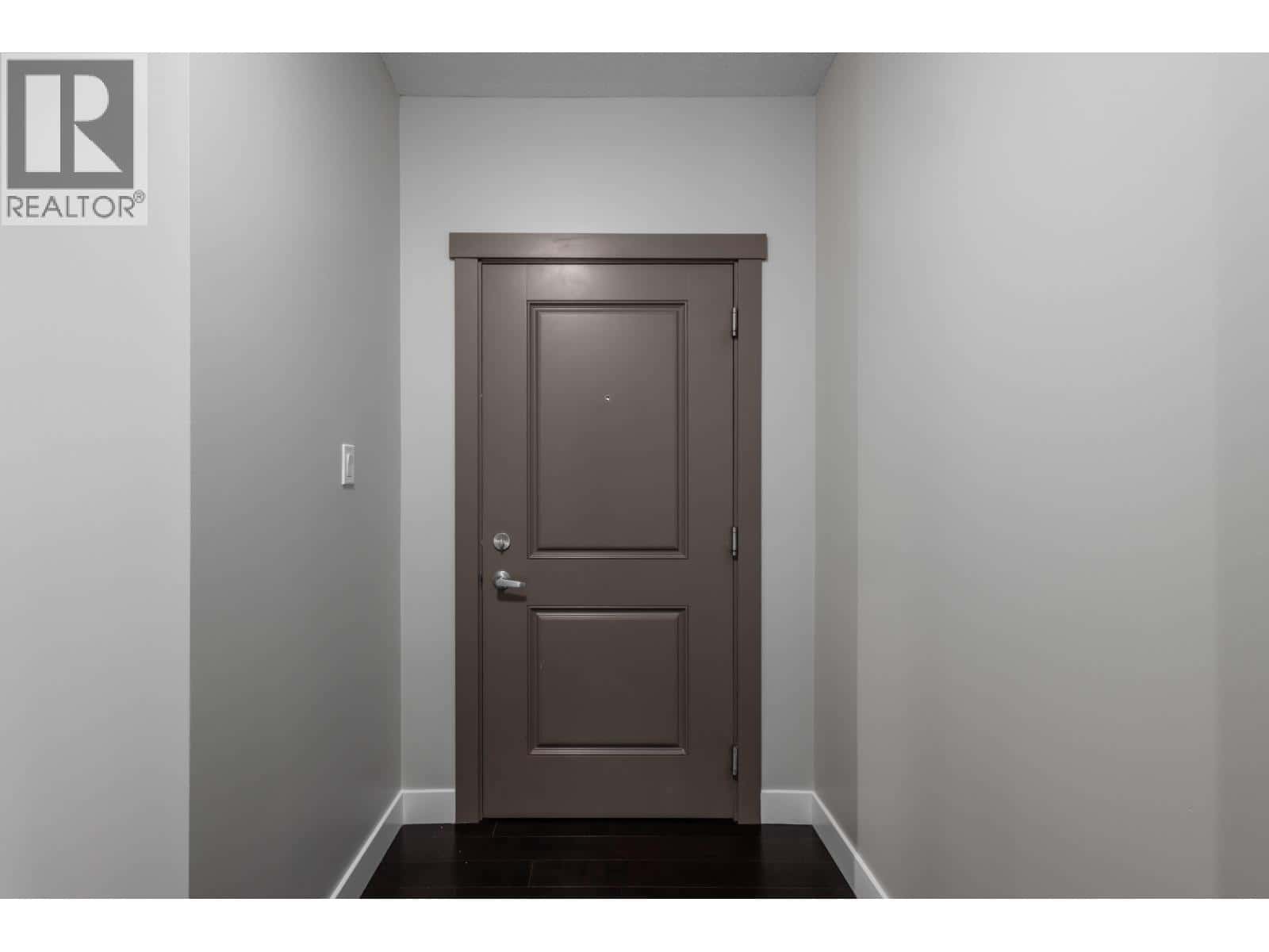 425 9009 CORNERSTONE MEWS — Burnaby, British Columbia - Photo 4 of 21