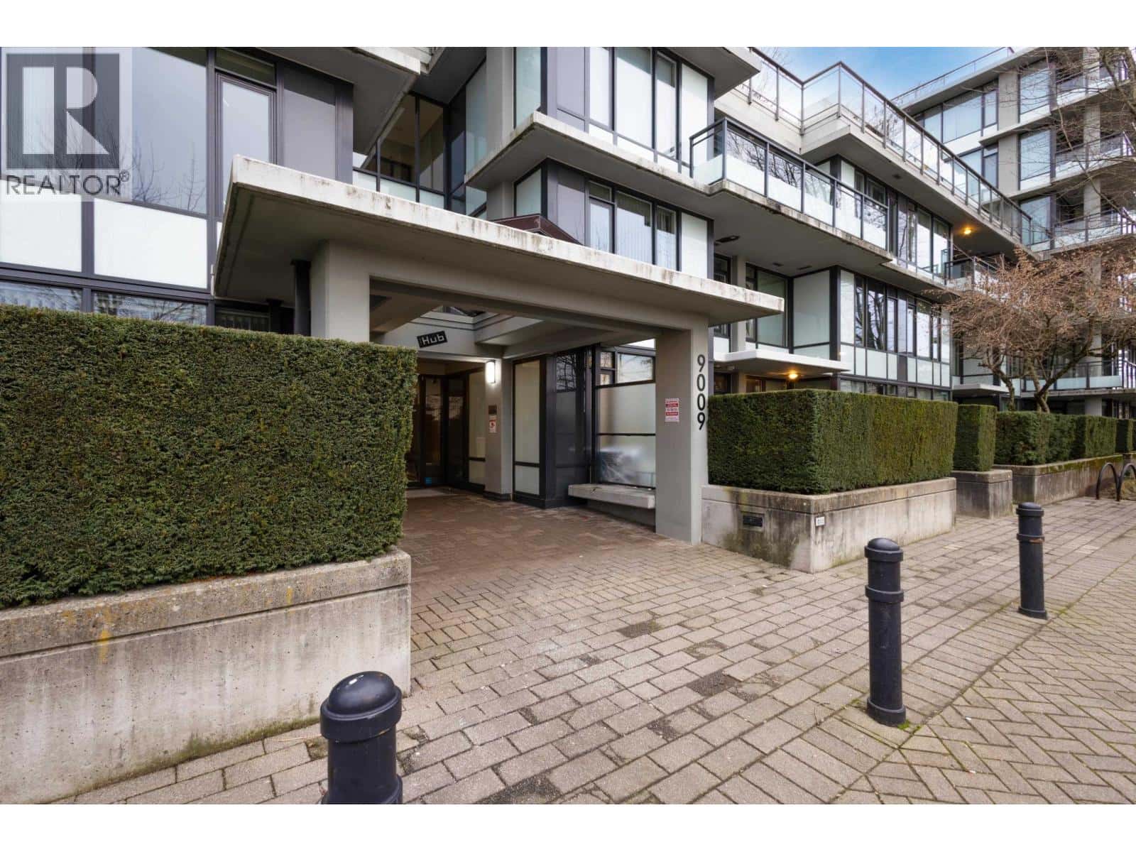 425 9009 CORNERSTONE MEWS — Burnaby, British Columbia - Photo 3 of 21