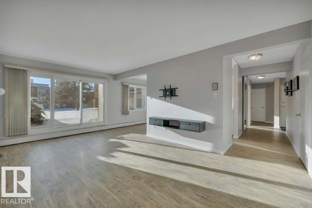 #102 11455 41 AV NW — Edmonton, Alberta - Photo 5 of 37