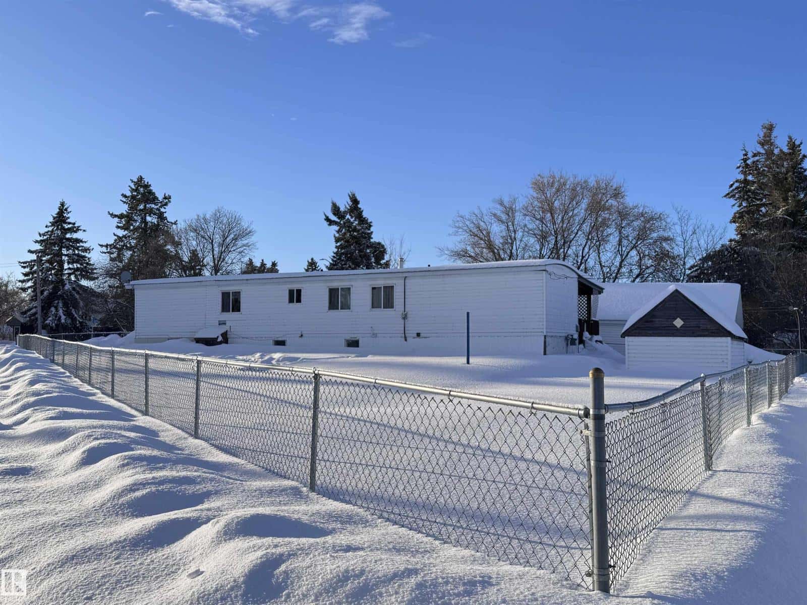 9940 110 ST — Westlock, Alberta - Photo 3 of 15