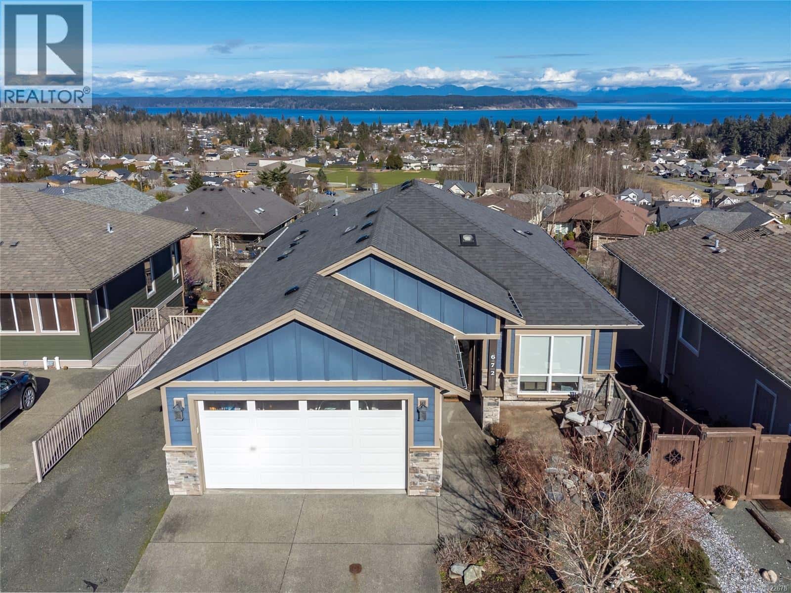 672 Pacific Heights Lane — Campbell River, British Columbia - Photo 2 of 71