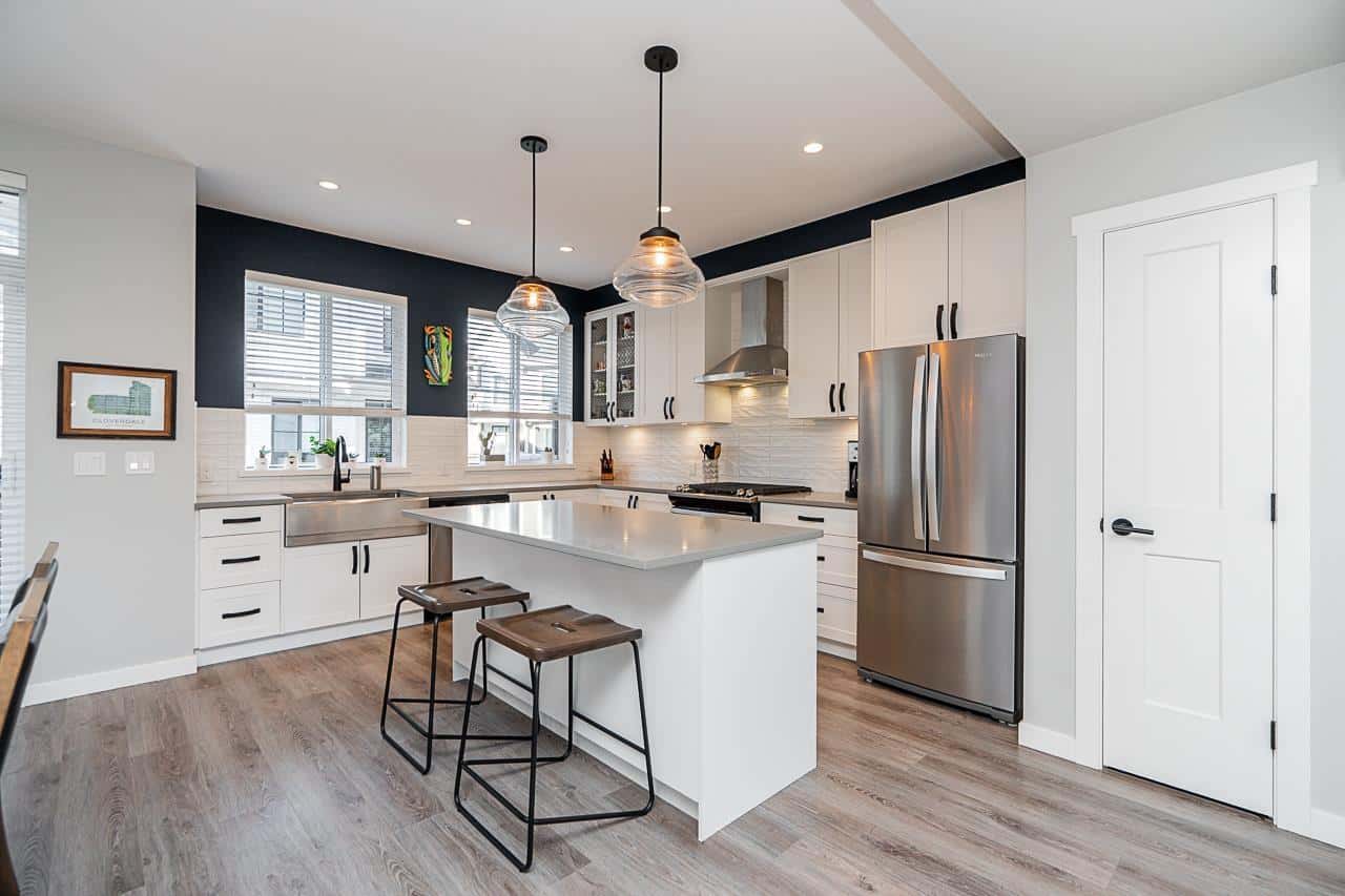 4 5945 176A STREET — Surrey, British Columbia - Photo 5 of 36