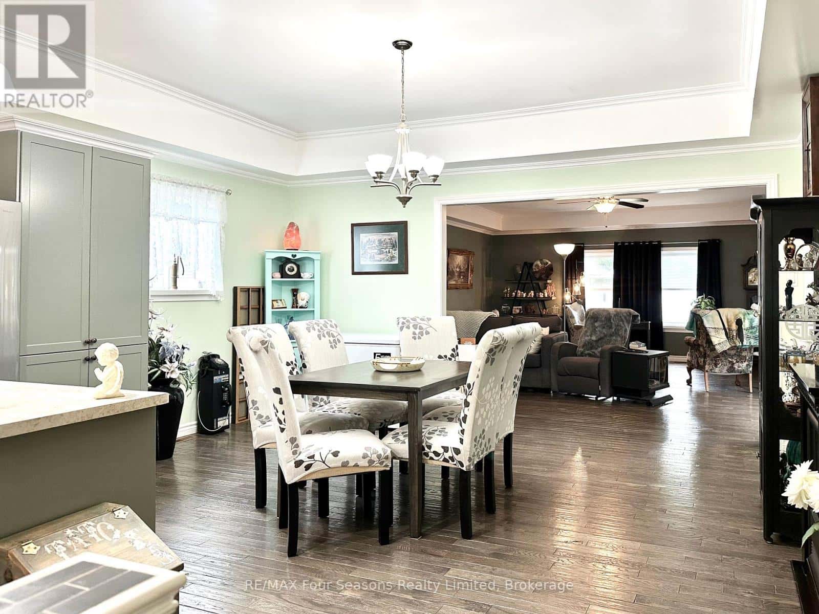 225 CHRISTOPHER STREET — Clearview (Stayner), Ontario - Photo 2 of 33