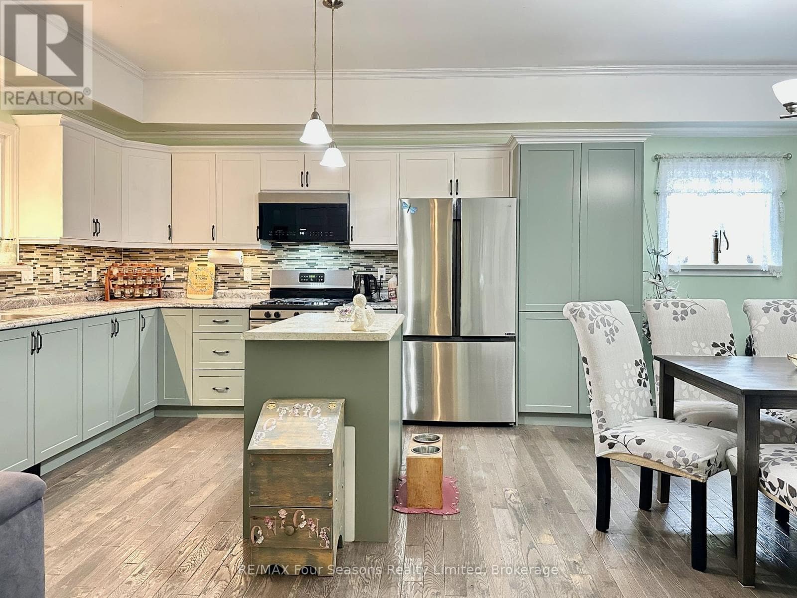 225 CHRISTOPHER STREET — Clearview (Stayner), Ontario - Main photo