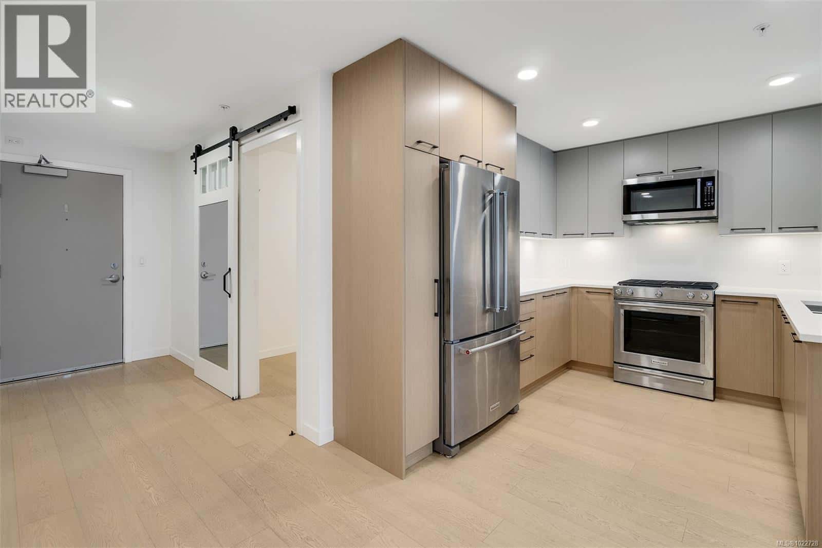 302 9775 Fourth St — Sidney, British Columbia - Photo 5 of 38