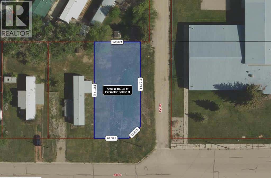 161 W 400 N — Raymond, Alberta - Photo 2 of 8