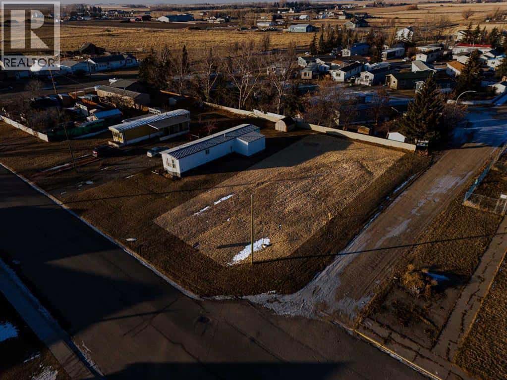 161 W 400 N — Raymond, Alberta - Photo 4 of 8