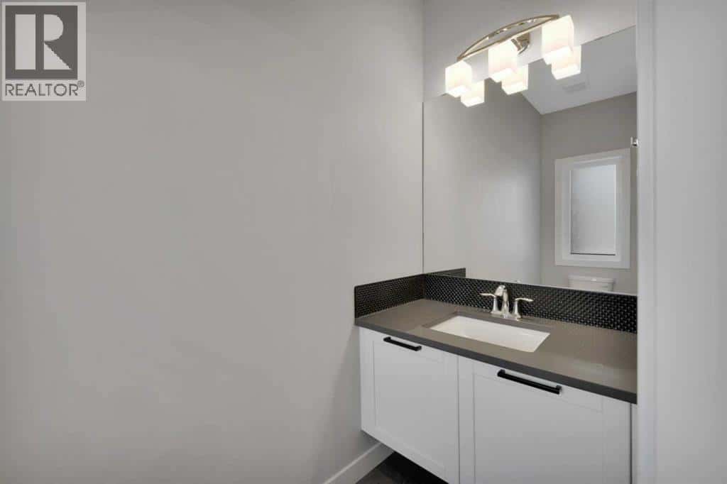 157 Lalor Drive — Red Deer, Alberta - Photo 5 of 35