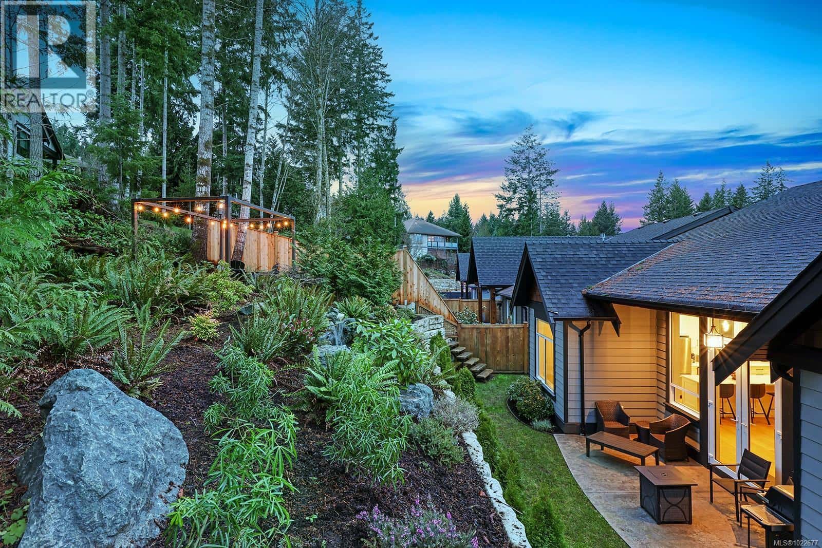 3221 Klanawa Cres — Courtenay, British Columbia - Photo 2 of 49