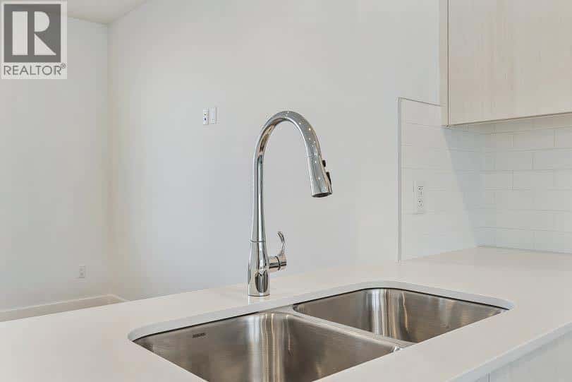 50 Cornerglen Manor NE — Calgary, Alberta - Photo 3 of 16