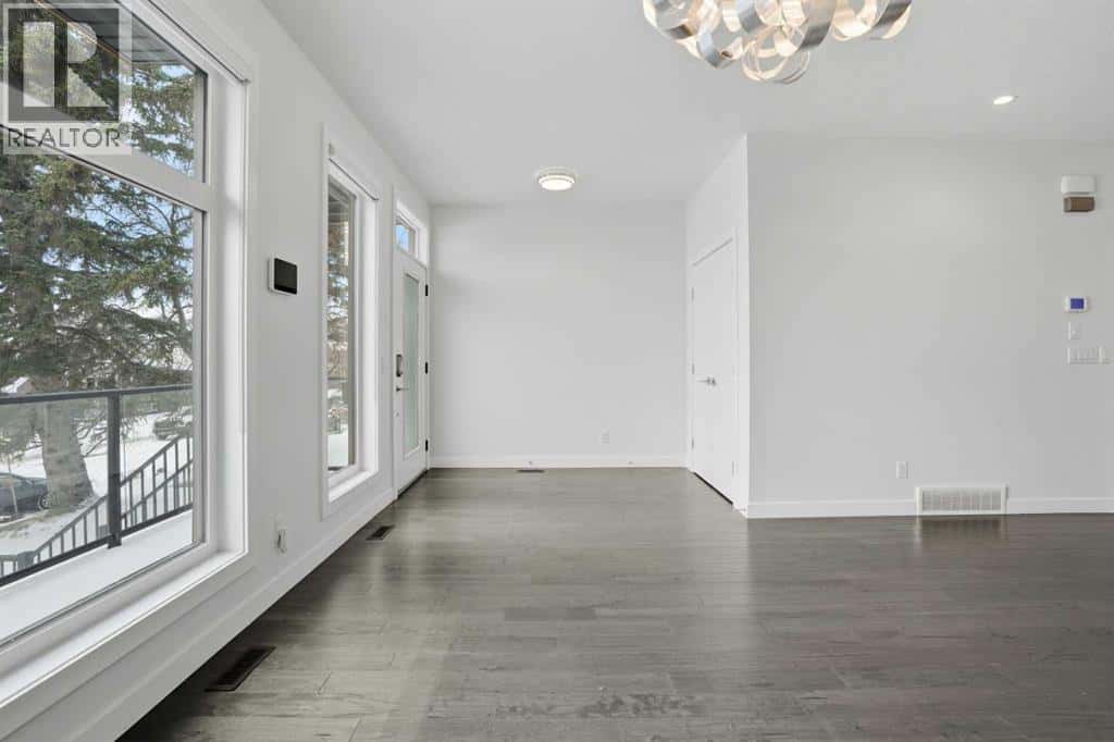 2312 Westmount Road NW — Calgary, Alberta - Photo 4 of 48