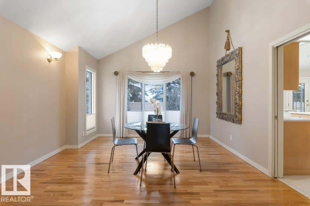 18 EASTBOURNE CL — St. Albert, Alberta - Photo 5 of 65