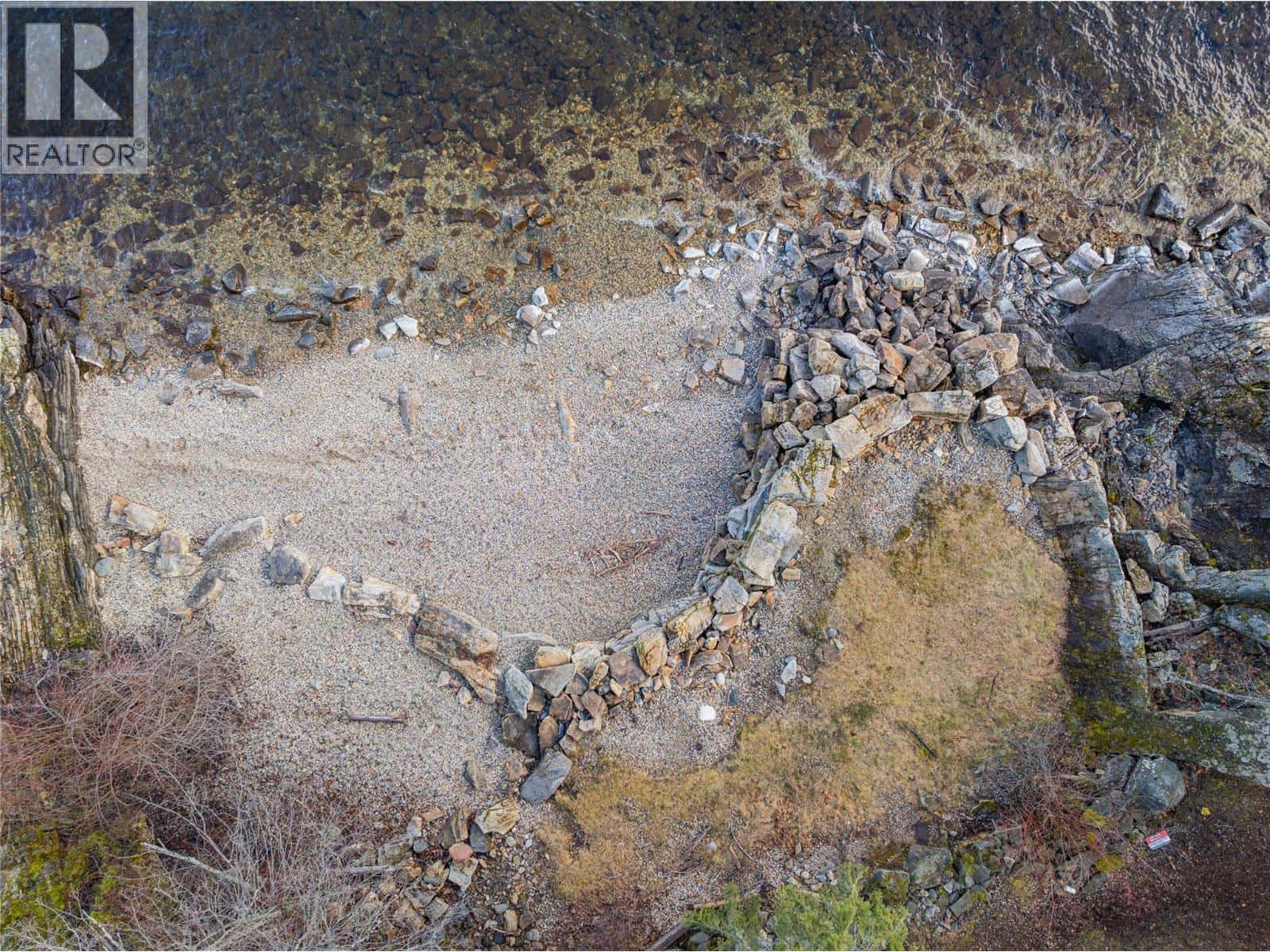 397 Park Avenue — Procter, British Columbia - Photo 4 of 67