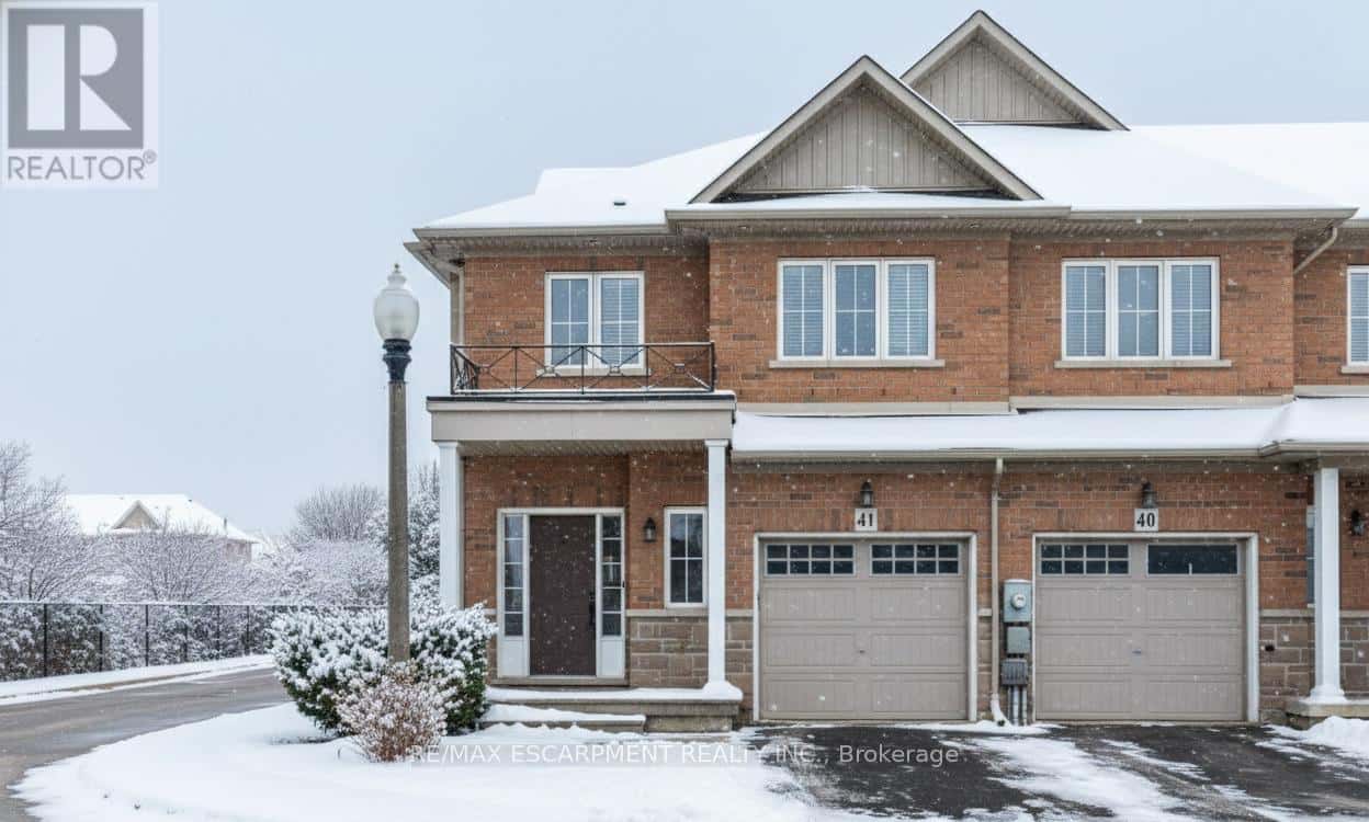 41 - 170 PALACEBEACH TRAIL — Hamilton (Stoney Creek), Ontario - Photo 2 of 32