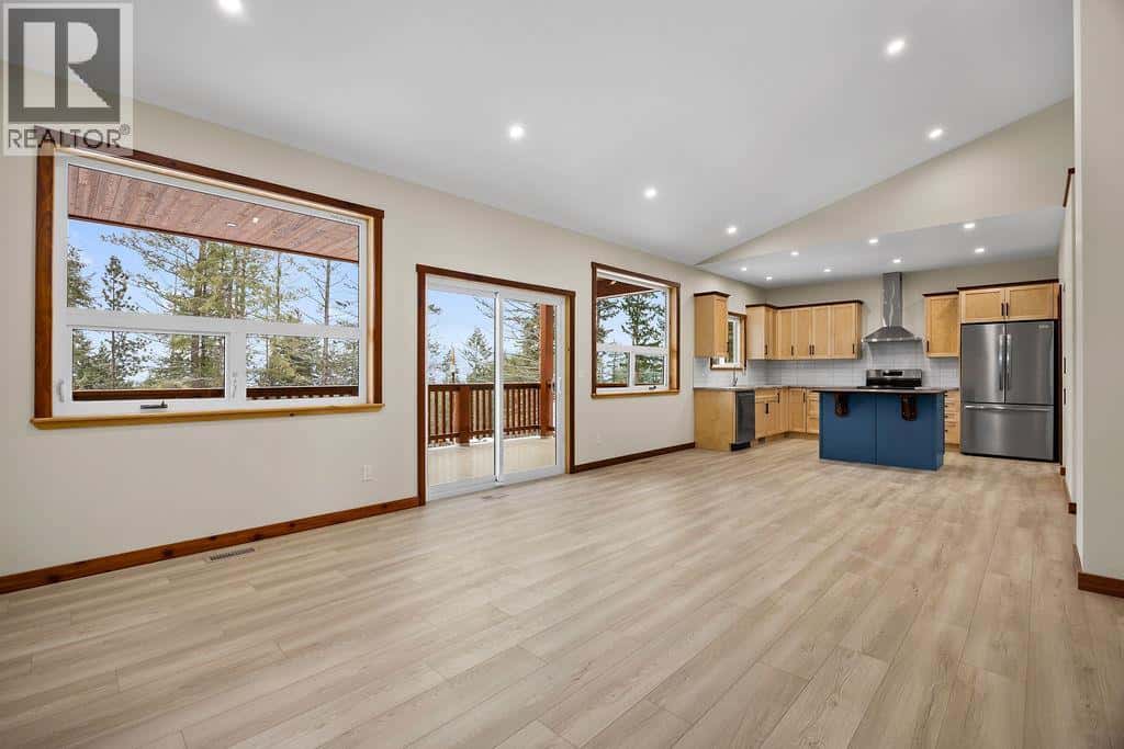 766 Balsam Road — Kelowna, British Columbia - Photo 5 of 56