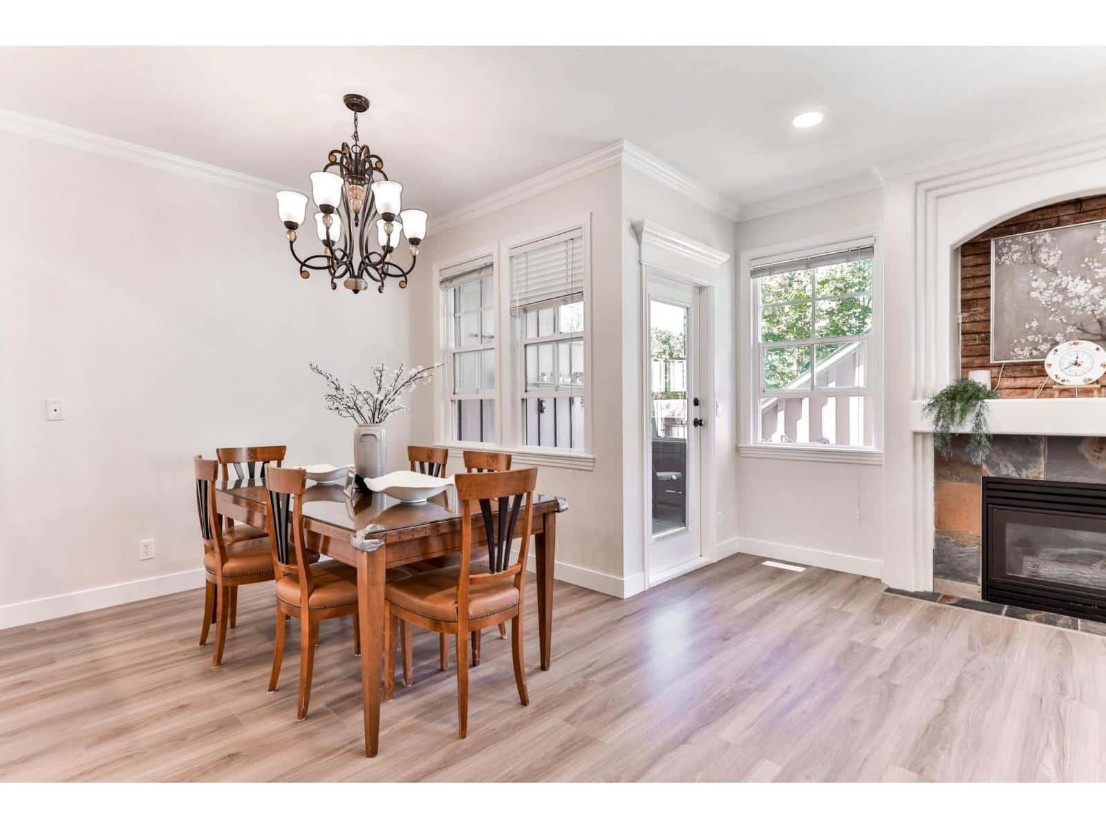 103 15350 SEQUOIA DRIVE — Surrey, British Columbia - Photo 2 of 33