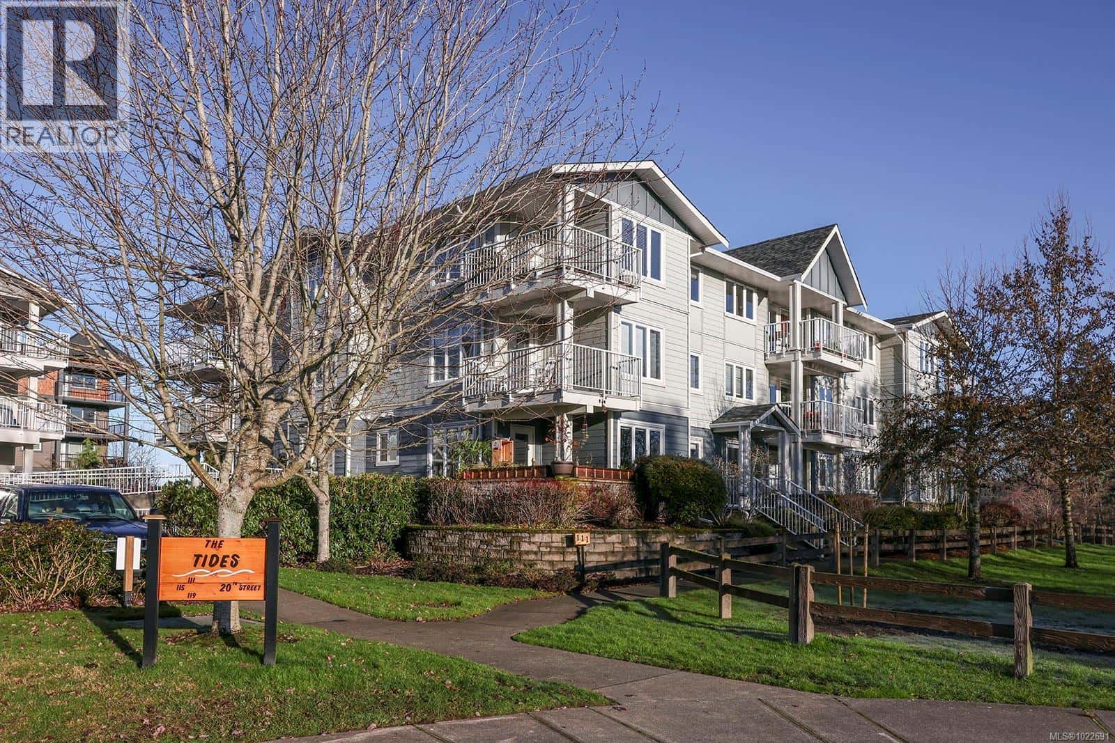 33 111 20th St — Courtenay, British Columbia - Photo 3 of 44