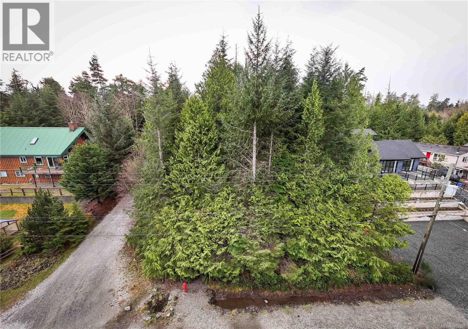 1391 Victoria Rd — Ucluelet, British Columbia - Main photo