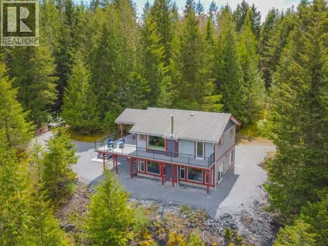 2389 WALL STREET — Texada Island, British Columbia - Photo 2 of 45