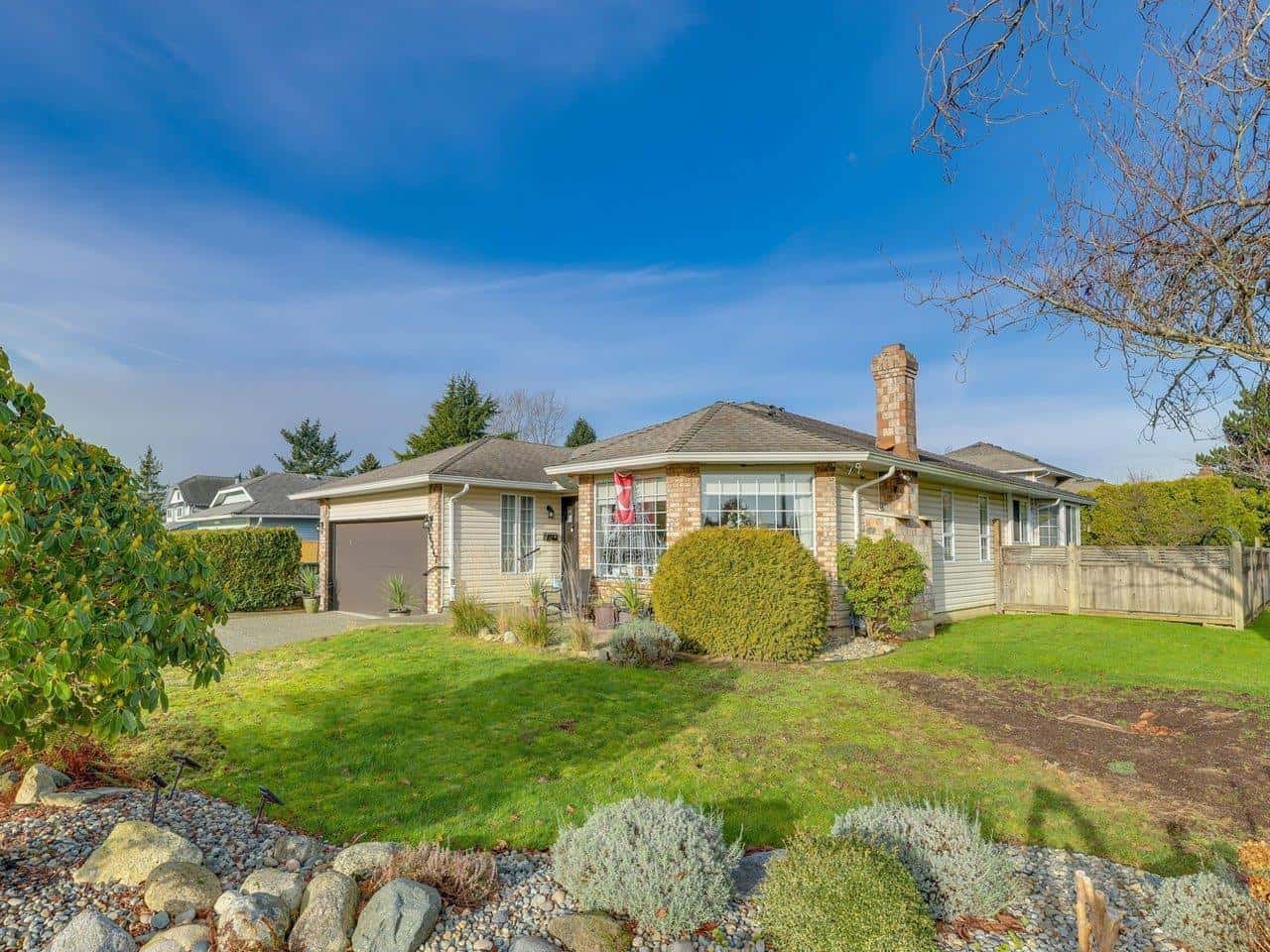 16347 12 AVENUE — Surrey, British Columbia - Photo 2 of 28