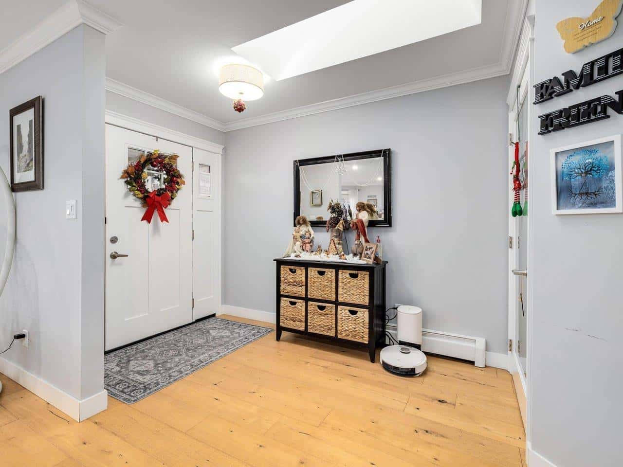 16347 12 AVENUE — Surrey, British Columbia - Photo 4 of 28