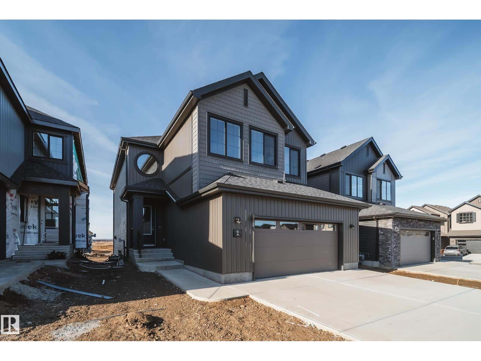 2 Cloutier CL — St. Albert, Alberta - Photo 2 of 43