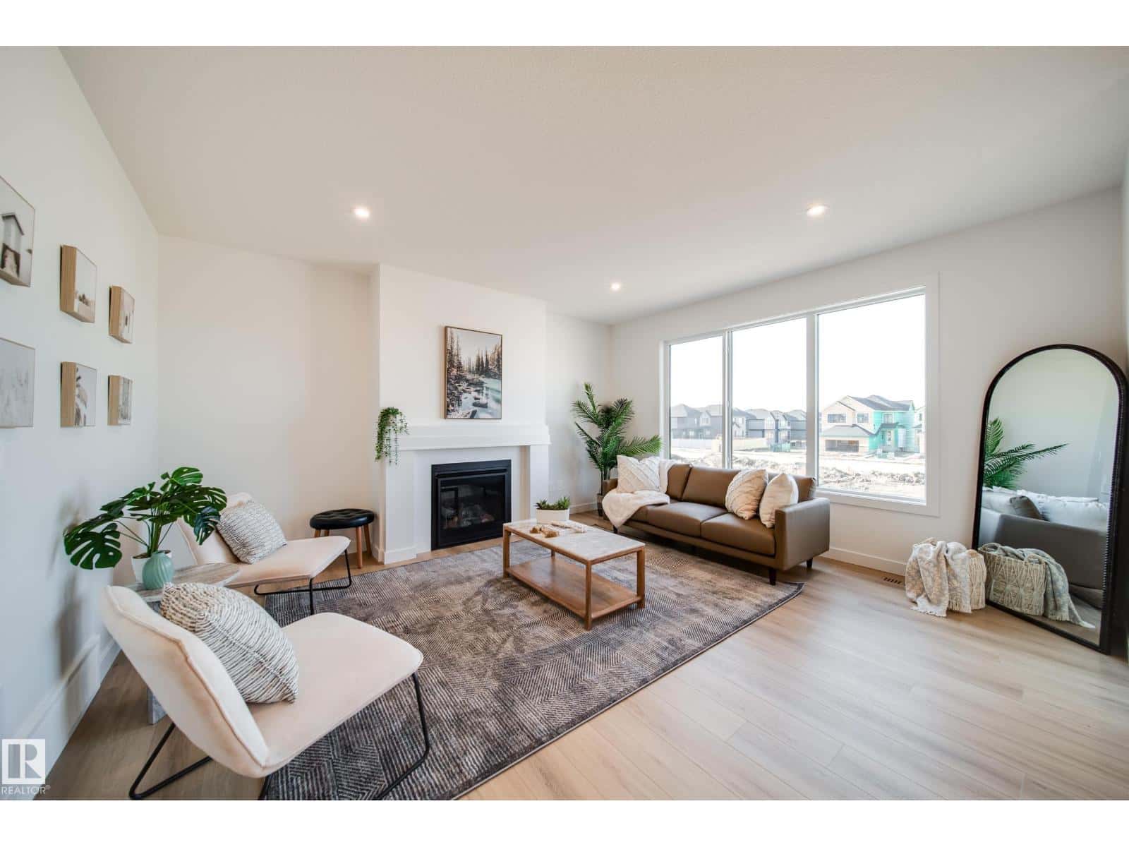 2 Cloutier CL — St. Albert, Alberta - Photo 5 of 43