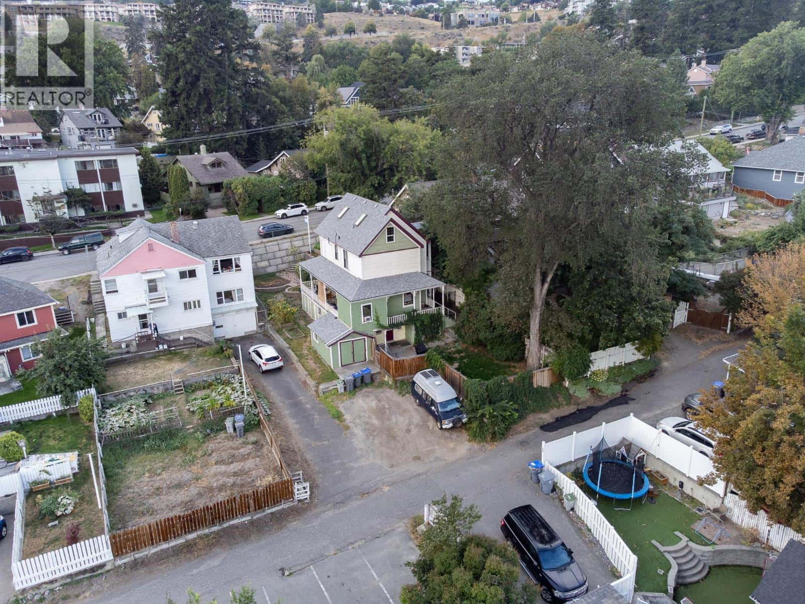 32 Battle Street W — Kamloops, British Columbia - Photo 4 of 26