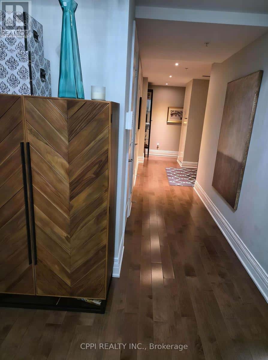 329 - 68 MAIN STREET N — Markham (Old Markham Village), Ontario - Photo 2 of 15