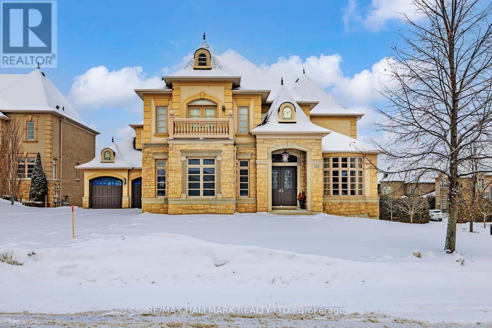 123 CARISBROOKE CIRCLE — Aurora (Bayview Southeast), Ontario - Photo 2 of 50