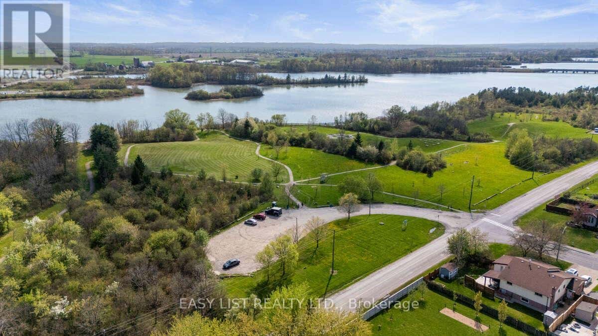 115 IVY CRESCENT — Thorold (Confederation Heights), Ontario - Photo 3 of 13