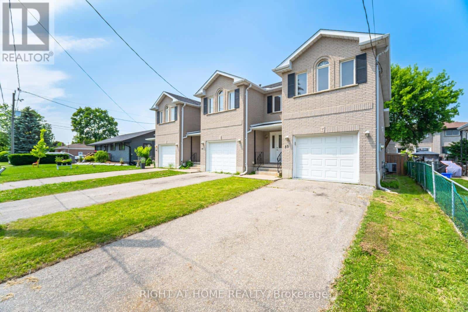 50 ALBEMARLE STREET — Brantford, Ontario - Photo 4 of 39