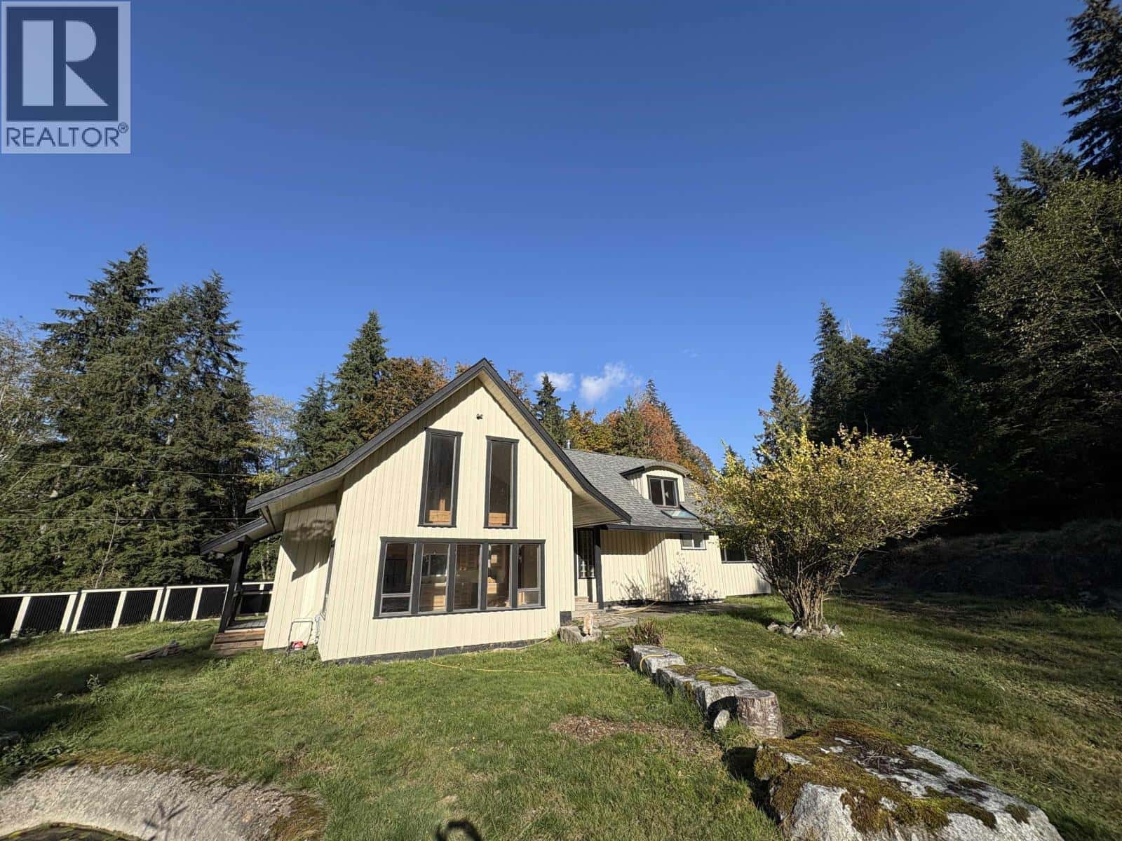 650a DULCIE ROAD — Gambier Island, British Columbia - Photo 2 of 37