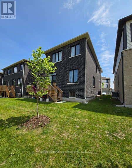 296 OKANAGAN PATH — Oshawa (Donevan), Ontario - Photo 4 of 38