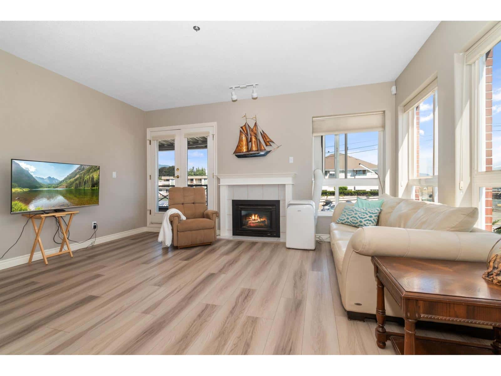 201 45734 PATTEN AVENUE, Chilliwack Downtown — Chilliwack, British Columbia - Photo 4 of 38