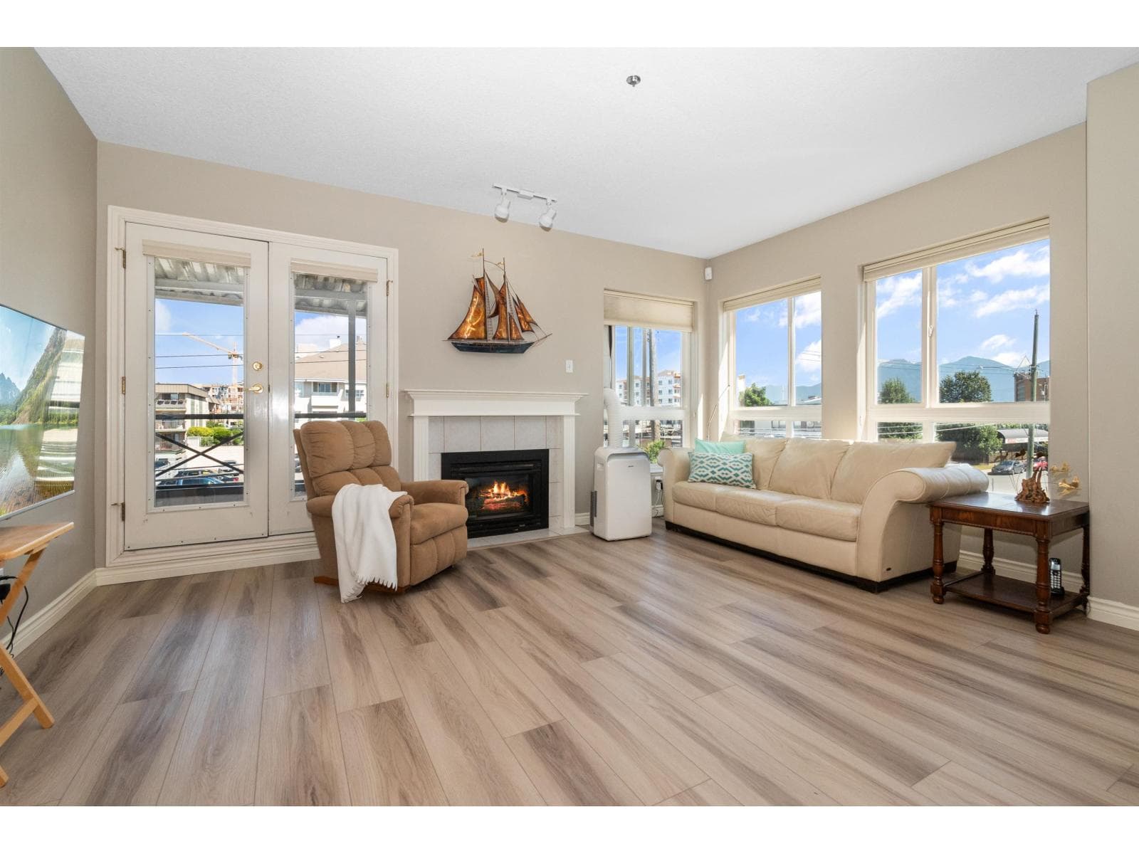 201 45734 PATTEN AVENUE, Chilliwack Downtown — Chilliwack, British Columbia - Main photo