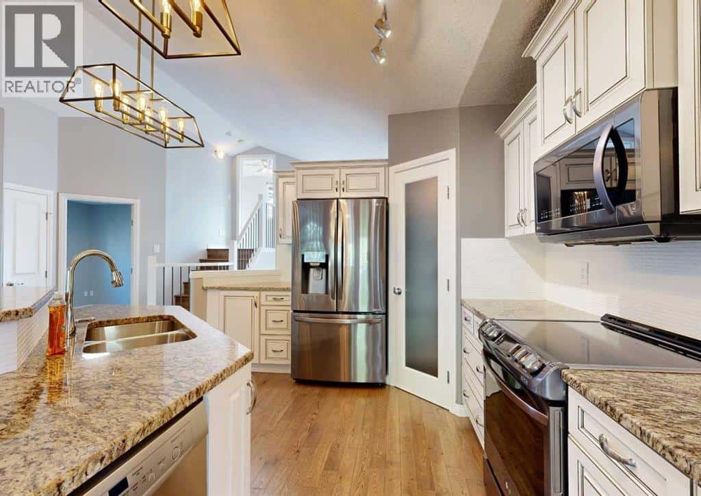 11110 O'Brien Lake Drive — Grande Prairie, Alberta - Photo 5 of 40