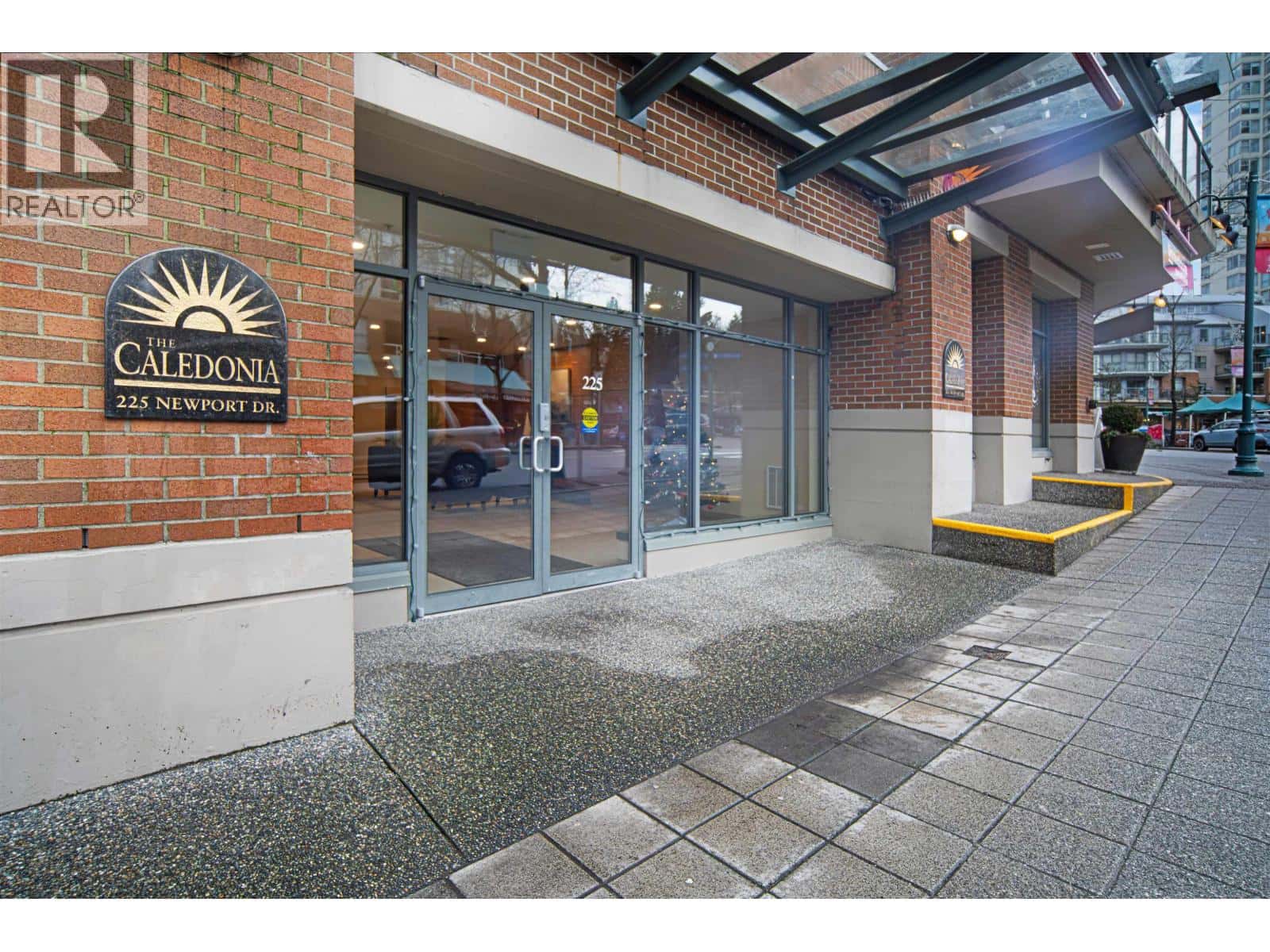 321 225 NEWPORT DRIVE — Port Moody, British Columbia - Photo 2 of 31