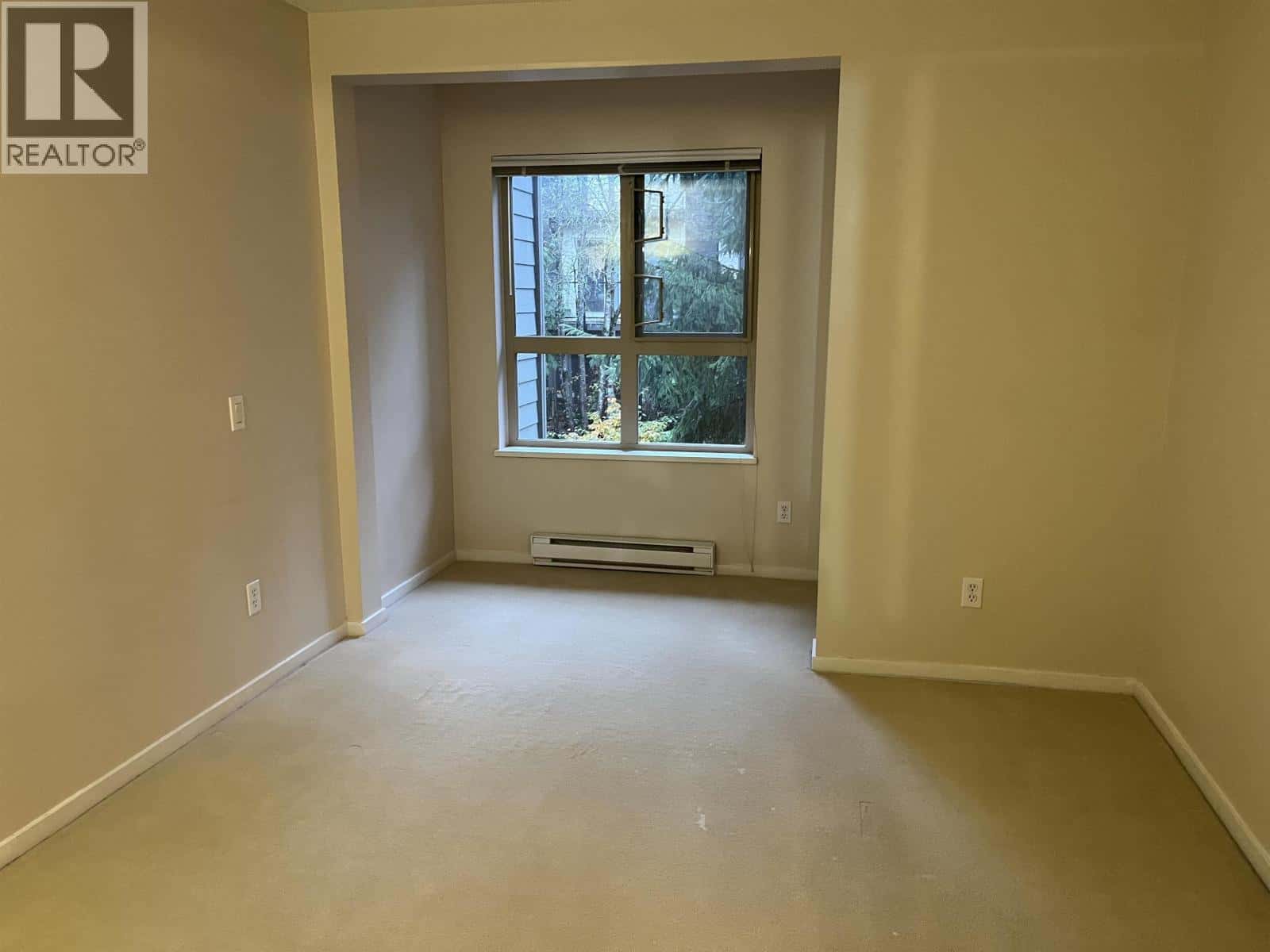 409 9319 UNIVERSITY CRESCENT — Burnaby, British Columbia - Photo 4 of 6