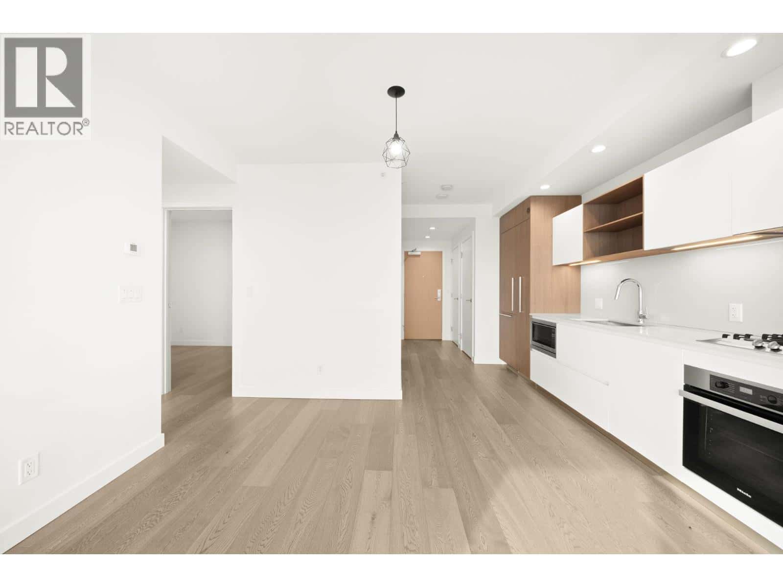 4009 6000 MCKAY AVENUE — Burnaby, British Columbia - Photo 5 of 32