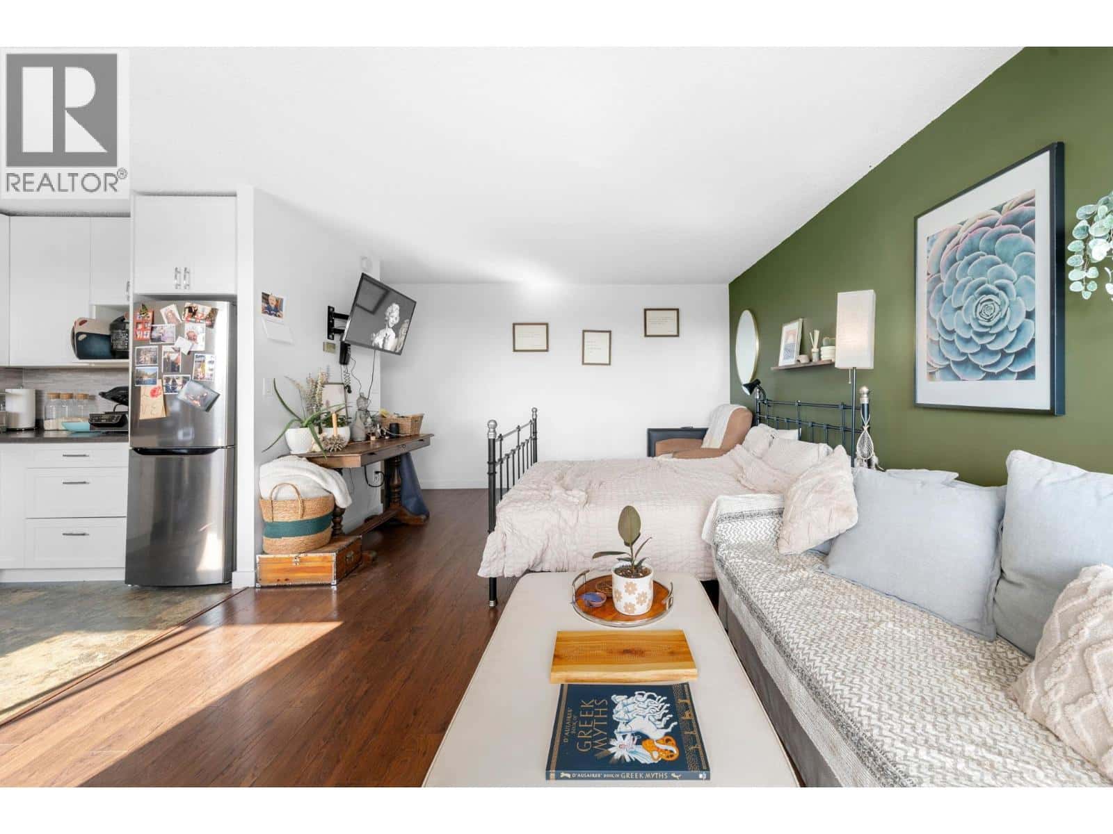 706 145 ST. GEORGES AVENUE — North Vancouver, British Columbia - Photo 4 of 23