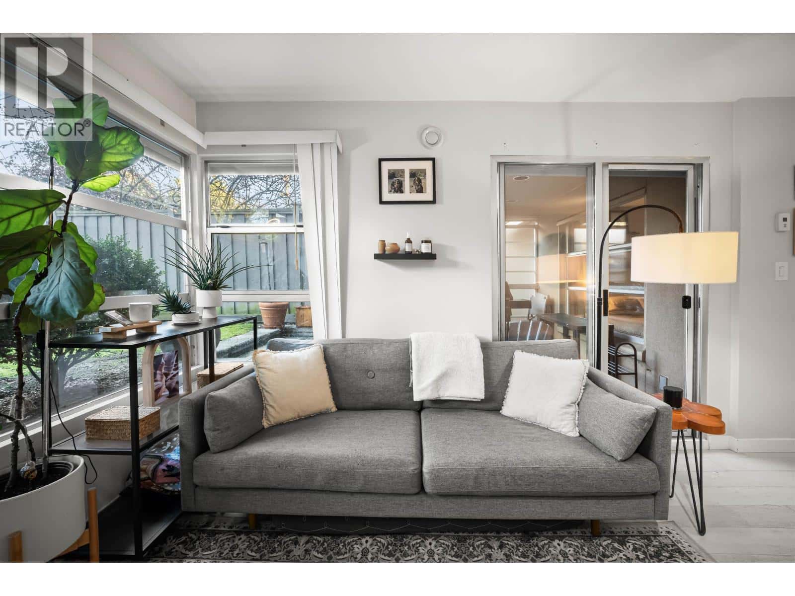 101 3023 W 4TH AVENUE — Vancouver, British Columbia - Photo 3 of 23